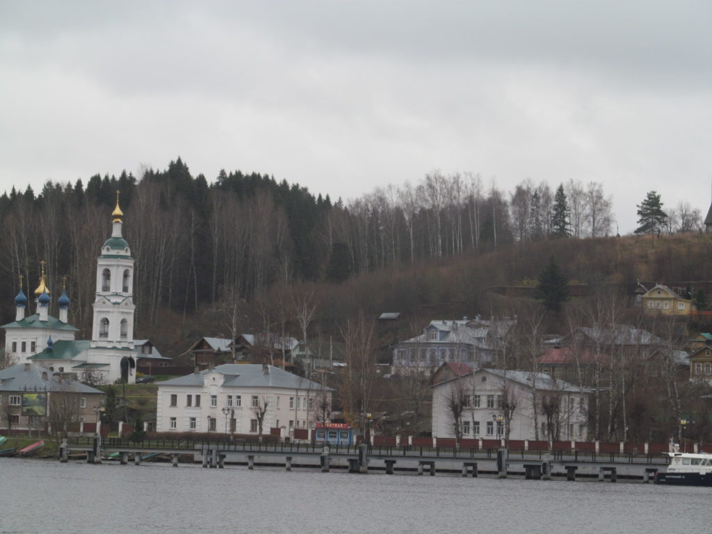 Волга и церкви