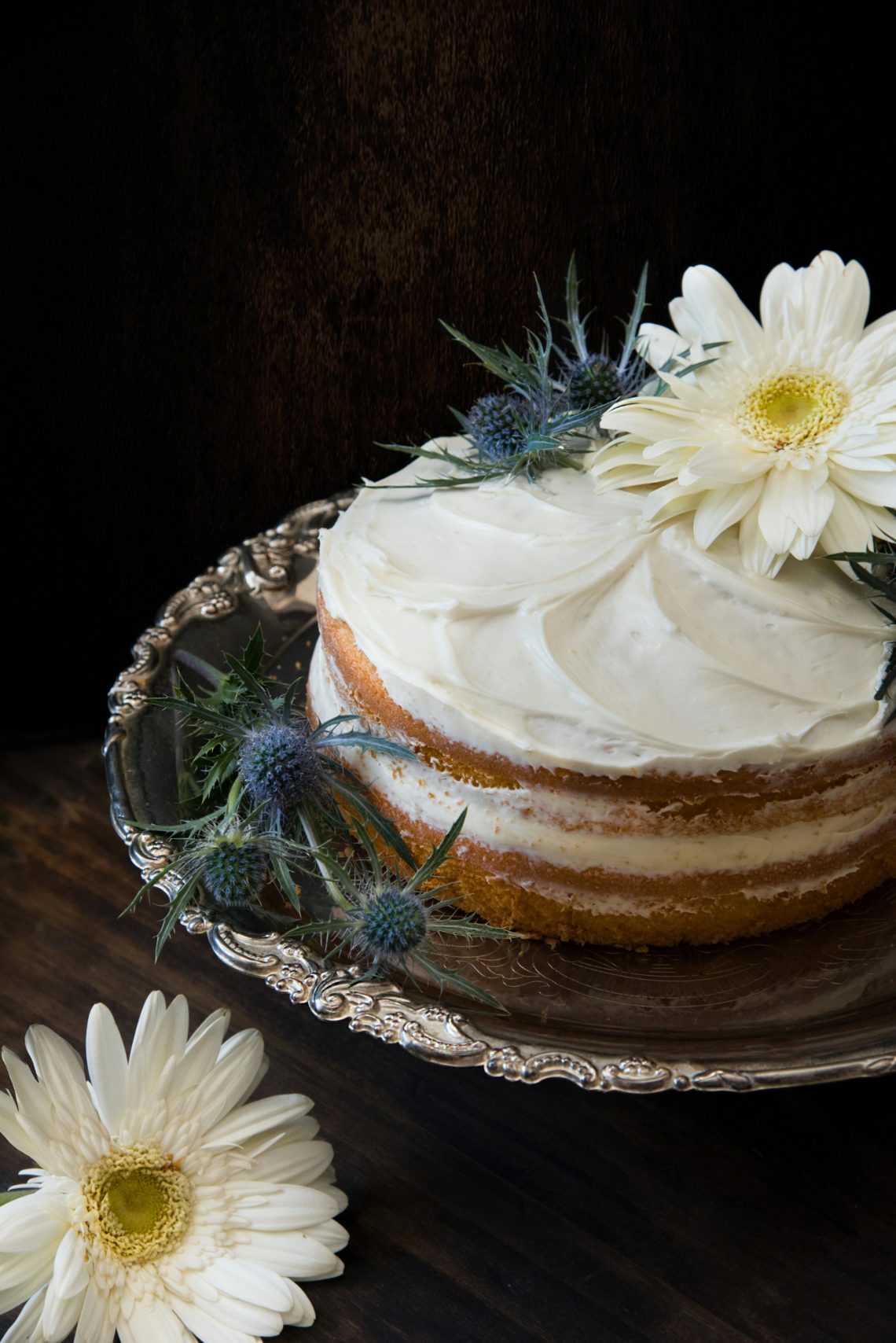 Торт и цветы