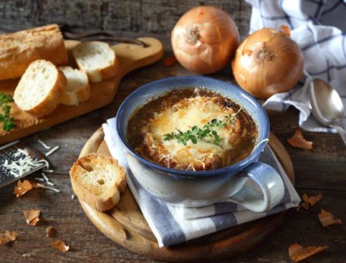 Французская кухня: суп из лука с гренками