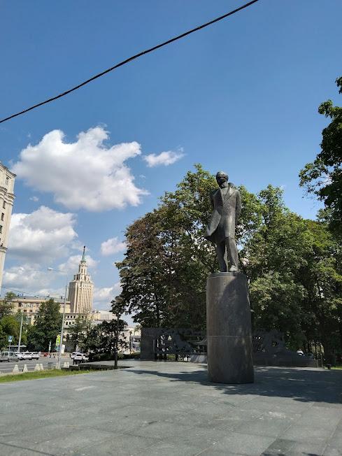 Памятник М.Лермонтову
