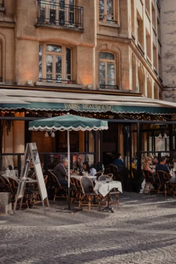 Кафе в Париже