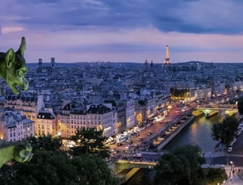Мекка любви: как стильно отдохнуть и увидеть Париж